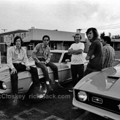 VN Blvd.-013-26A 'Mustang Men'